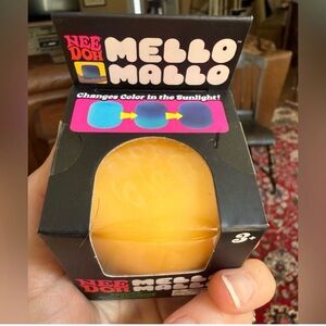 NEW Nee Doh Mello Mallo Color-Changing Toy